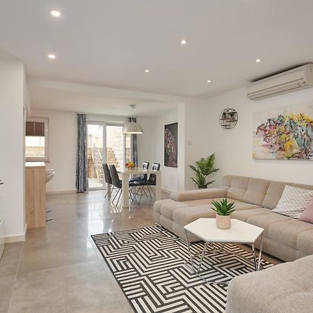 Apartments Lucia ซัฟทัท ภายนอก รูปภาพ