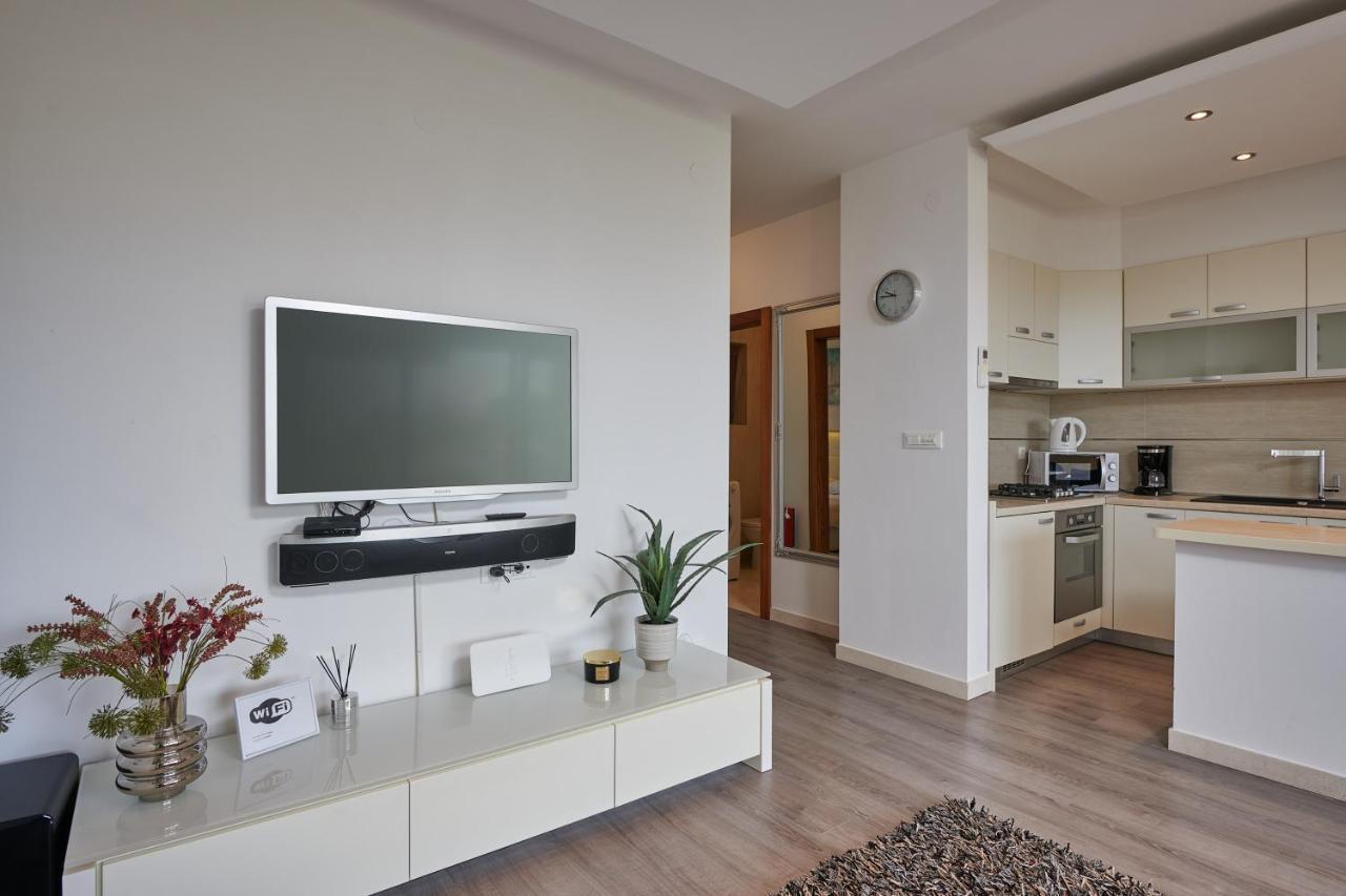 Apartments Lucia ซัฟทัท ภายนอก รูปภาพ