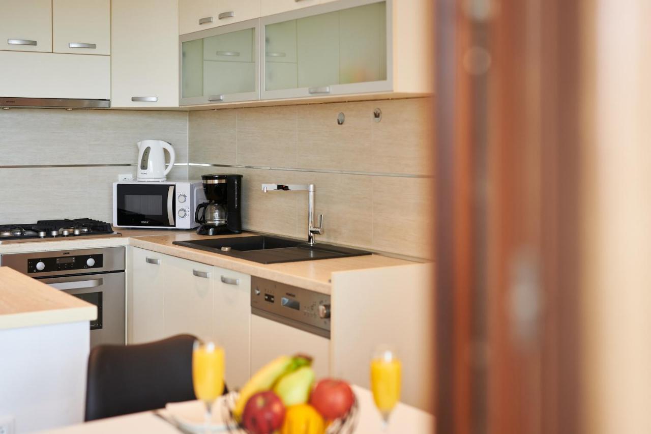 Apartments Lucia ซัฟทัท ภายนอก รูปภาพ