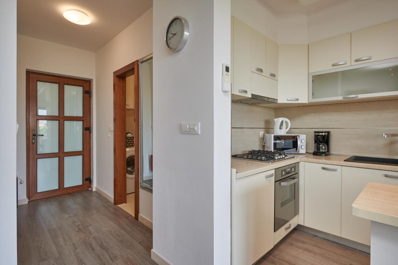 Apartments Lucia ซัฟทัท ภายนอก รูปภาพ