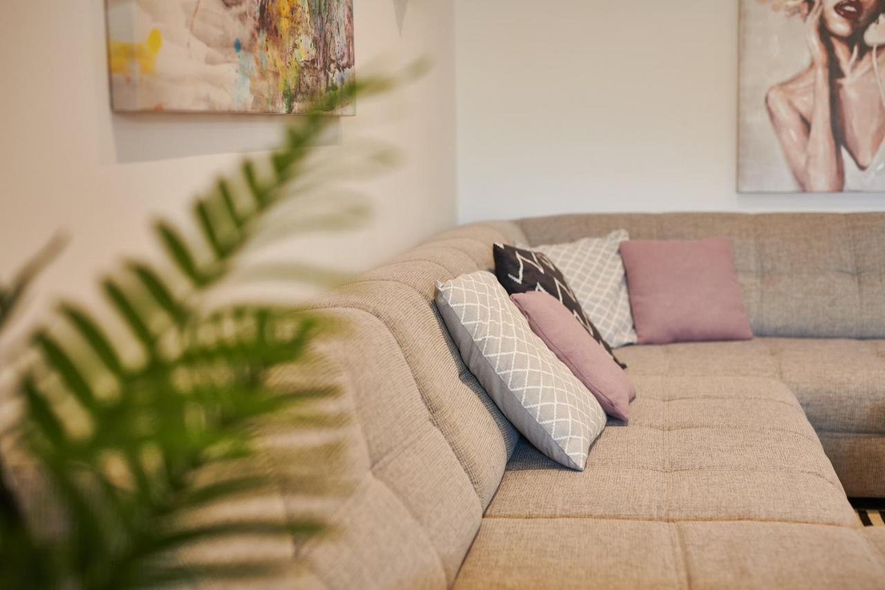 Apartments Lucia ซัฟทัท ภายนอก รูปภาพ