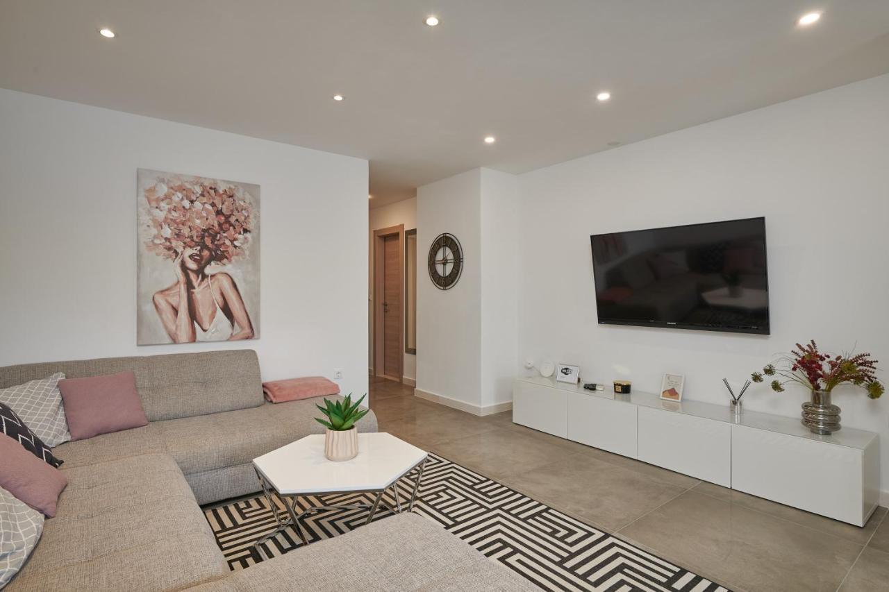 Apartments Lucia ซัฟทัท ภายนอก รูปภาพ