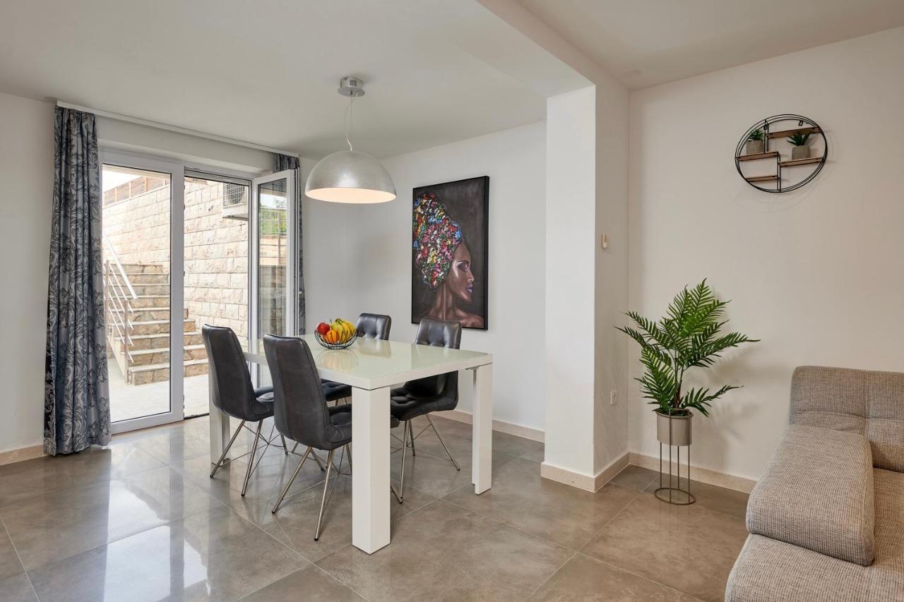Apartments Lucia ซัฟทัท ภายนอก รูปภาพ