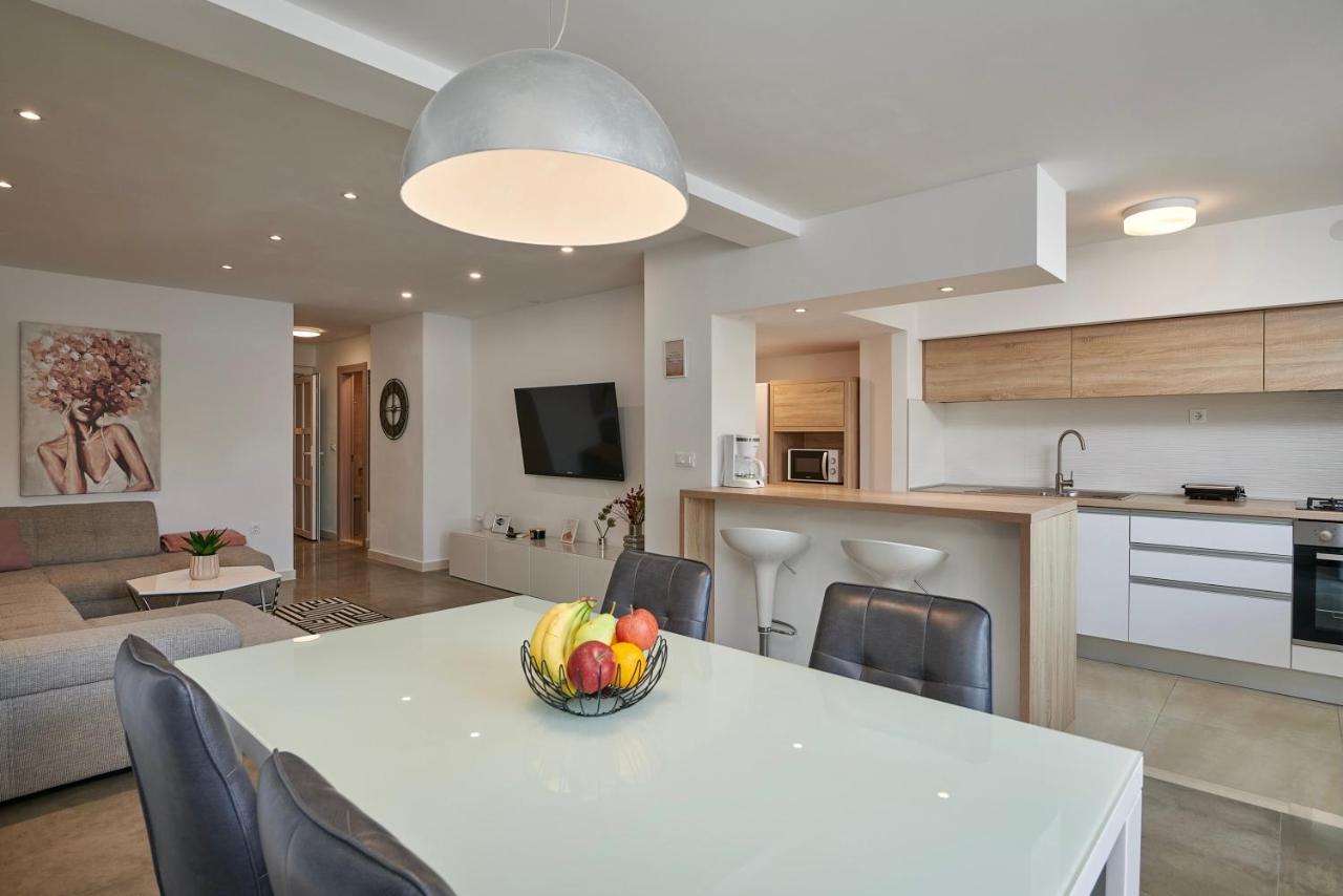 Apartments Lucia ซัฟทัท ภายนอก รูปภาพ
