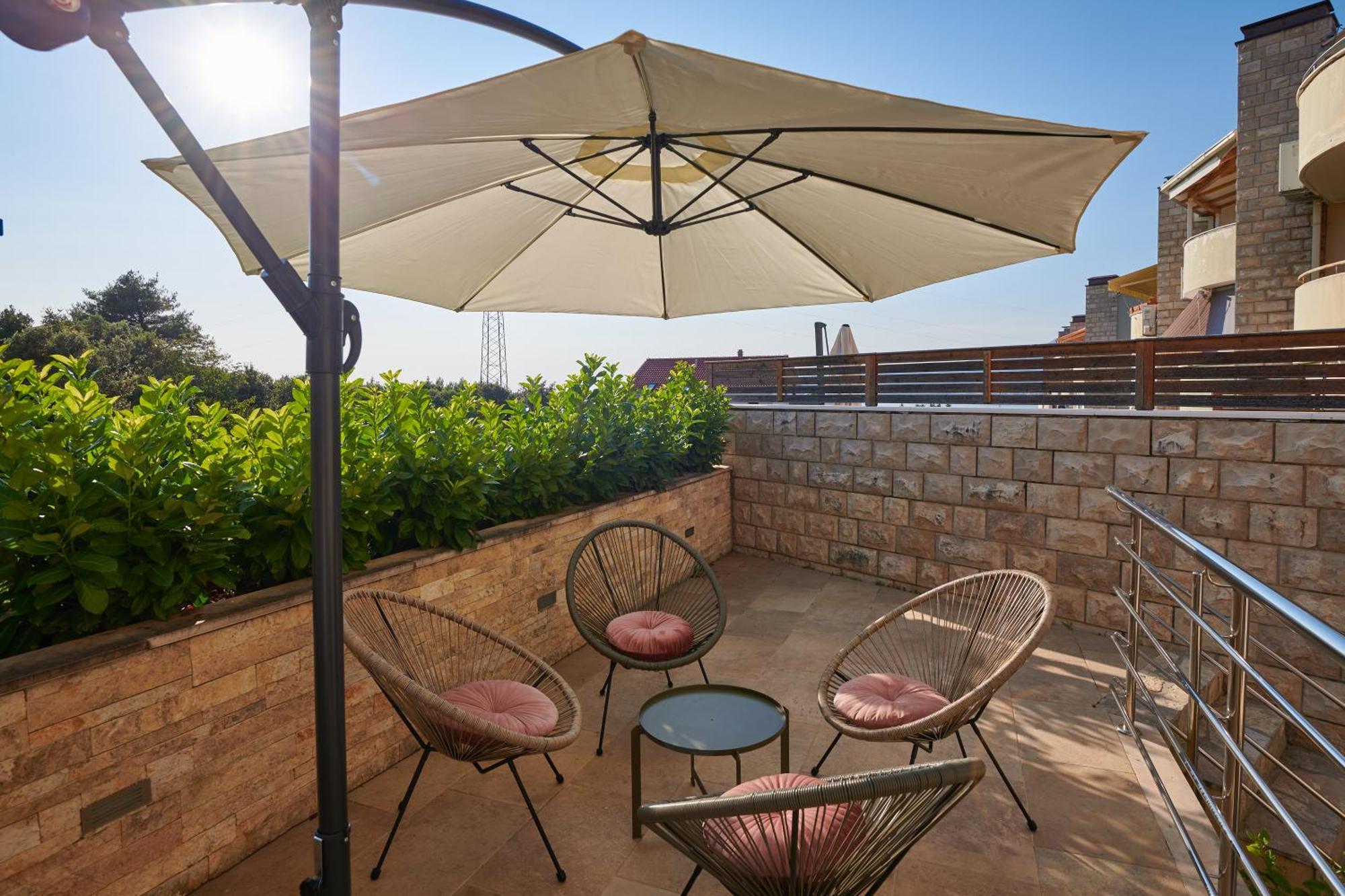 Apartments Lucia ซัฟทัท ภายนอก รูปภาพ